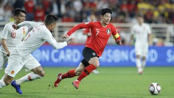 South Korea&#039;s forward Son Heung-Min runs with the ball during the AFC Asian Cup group C soccer match between South Korea and China at Al Nahyan Stadium in Abu Dhabi, United Arab Emirates, Wednesday, Jan. 16, 2019. (AP Photo/Hassan Ammar)