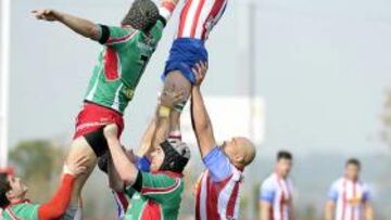 El Atlético gana una touche.