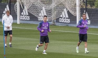 James set for Champions League return