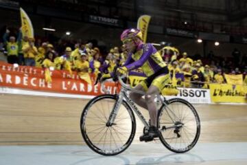 El ciclista franc¨¦s de 105 a?os que bate el r¨¦cord de la hora