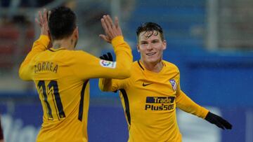 Soccer Football - La Liga Santander - Eibar vs Atletico Madrid - Ipurua, Eibar, Spain - January 13, 2018 Atletico Madrid's Kevin Gameiro celebrates scoring their first goal with Angel Correa REUTERS/Vincent West