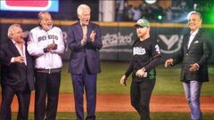 Saúl 'Canelo' Álvarez lanza la primera bola de la Serie del Caribe