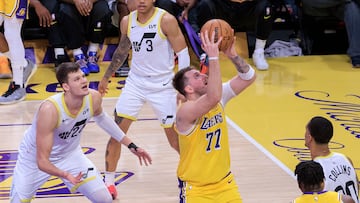 Luka Doncic anotó 14 puntos en su estreno con Los Angeles Lakers en victoria por 20 puntos de diferencia ante Utah Jazz en la NBA.