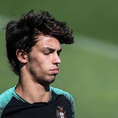 Joao Félix, insultado a su llegada con Portugal