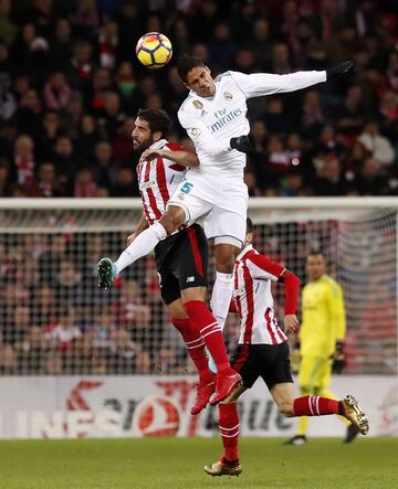 Varane y Raúl García.