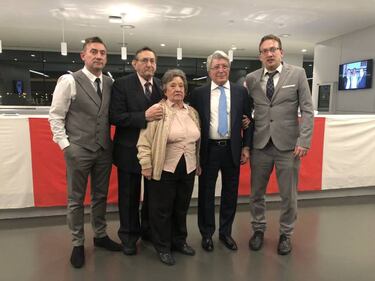 Cerezo y Perea apadrinaron los 50 años de La Flor de Entrevías