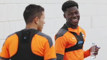 Yunus Musah, en un entrenamiento del Valencia.