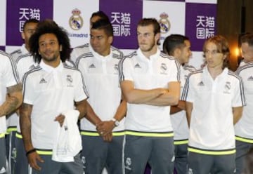 Acto de presentación de la tienda online. Marcelo, Bale y Modric.