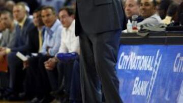 Curry y Thompson remontan 18 puntos en la segunda parte