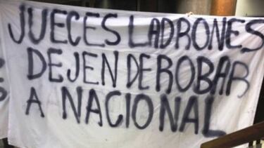 Paro de árbitros en el fútbol uruguayo por amenazas