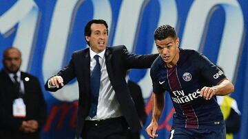 Emery da instrucciones a Ben Arfa.