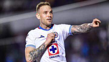 Carlos Rotondi celebrates his goal 0-1 of Cruz Azul during the 5th round match between Queretaro and Cruz Azul as part of the Liga BBVA MX, Torneo Apertura 2024 at La Corregidora Stadium on August 23, 2024 in Santiago de Queretaro, Mexico.