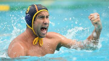 Guillermo Molina celebra un gol durante un partido de la selecci&oacute;n espa&ntilde;ola de waterpolo.