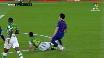 La jugada de la lesión de Joao Félix contra el Betis