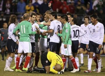 El 11 de febrero de 2009, México jugó ante Estados Unidos un partido de eliminatoria mundialista en la sede del terror, Columbus, Ohio. En aquella noche se dio una de los encuentros más complicados para Márquez, pues al minuto 64, con el marcador 0-1 en contra, el defensor metió un codazo al portero Tim Howard, lo que le provocó diversas críticas. 