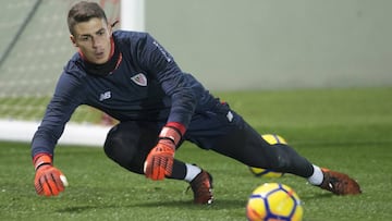 Arrizabalaga vuelve a San Mamés con la renovación en el aire.