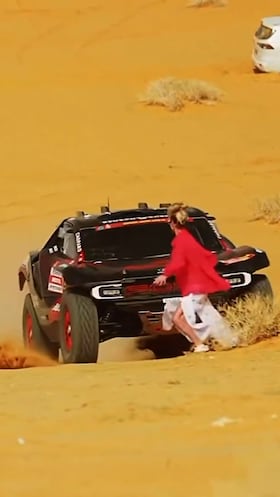 Es la imagen del día en el Dakar y a punto de ser una tragedia: alucinen con lo sucedido