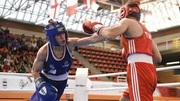 Eva D&iacute;ez lanza un golpe a Cakiroglu en el Europeo de boxeo ol&iacute;mpico.
 
 
 
 