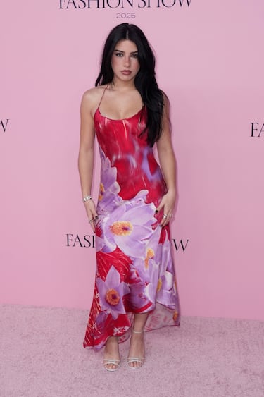 Fernanda Gimenez posa en la alfombra del Victoria's Secret Fashion Show 2025.