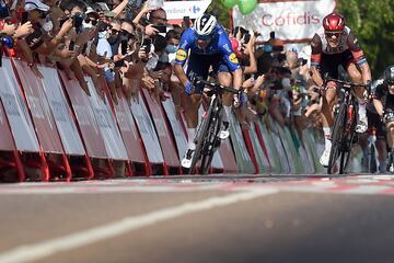 Florian Senechal gana al esprint la 13ª etapa. 
