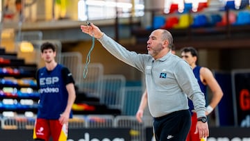 Chus Mateo, en el entrenamiento de la Selección.