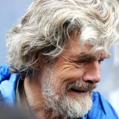 Messner aboga por el alpinismo tradicional y rechaza el "turismo"