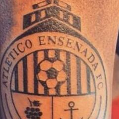 Aficionado se tatúa logo de equipo; el club desaparece