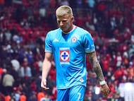 Mateusz Bogusz of Cruz Azul during the 17th round match between Toluca and Cruz Azul as part of the Liga BBVA MX, Torneo Clausura 2025 at Nemesio Diez Stadium, on April 19, 2025 in Toluca, Estadio de Mexico, Mexico.