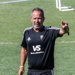 Cervera: "Creo que va a venir un lateral izquierdo"