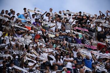 El Ceuta se rinde ante su afición viajera