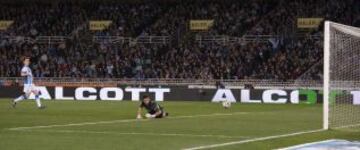 0-1. Messi anota el primer tanto.