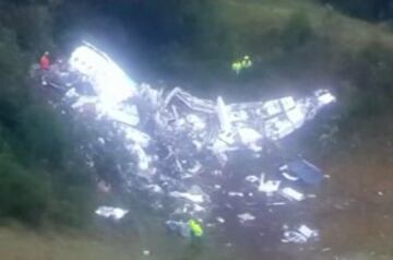 Imagen del v¨ªdeo cedido por Socorristas de Medell¨ªn del avi¨®n accidentado en Colombia.