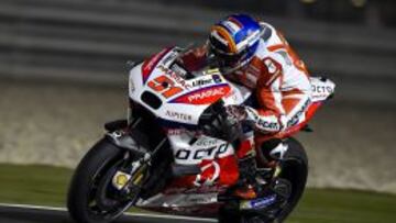 Pirro, en Qatar con la Ducati GP15 del Octo Pramac