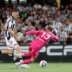 Escandell amarga el regreso del Castellón al fútbol profesional en su estadio