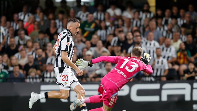 Escandell amarga el regreso del Castellón al fútbol profesional en su estadio