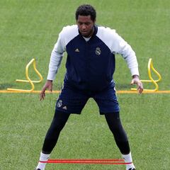 El Madrid se entrena al aire libre con Carroll pero sin Garuba