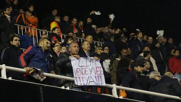 Mestalla, por primera vez al unísono: "¡Peter, vete ya!"