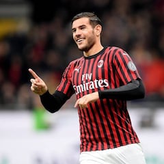 La nueva vida del 'ex bad boy' Theo: El Lago de Como, sus perros y su madre Laurence