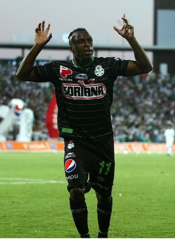 En 2008, cuando Santos consiguió uno de sus seis títulos, el ecuatoriano (QEPD) fue uno de los máximo artilleros del equipo, por ello se ganó el cariño de la afición en Torreón