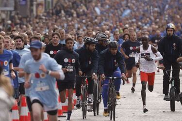 Kipchoge: "Es la primera vez que me alegro de perder"