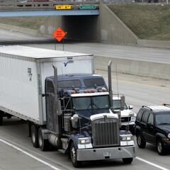 ¿Cuánto dinero gana un conductor de camión en Texas? Así es el salario por hora