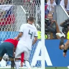 España pidió un penalti por agarrón a Ramos en el 114'