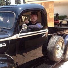 Canelo y su pasión por los autos