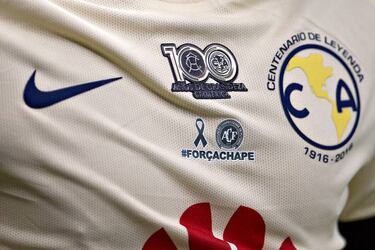 El Estadio Azteca también rindió homenaje al Chapecoense