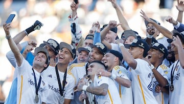Carson (Usa), 07/12/2024.- Los Angeles Galaxy players celebrate after winning the Major League Soccer (MLS) Cup Final between the LA Galaxy and the New York Red Bulls, in Carson, California, USA, 07 December 2024. (Nueva York) EFE/EPA/CAROLINE BREHMAN