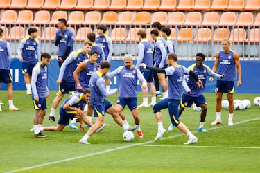 Hancko y Sorloth, refuerzos ante Athletic... y Arsenal