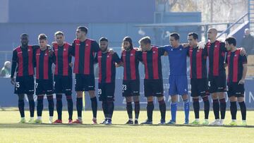 Los jugadores del Reus protestan ante los impagos.