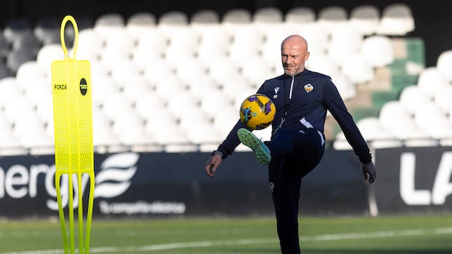 Schreuder no descarta el fichaje de Zarfino