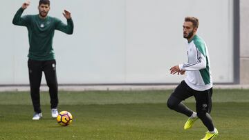 Pezzella, durante un entrenamiento. 