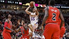 Mike James, pionero: pasa de un contrato dual a uno estándar